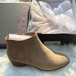 BOUTIQUE BY CORKYS SUEDE SUEDE ZIPPER BOOT NWT